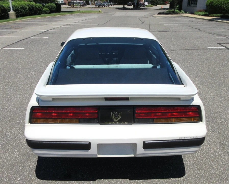 1990 Pontiac Firebird Formula 3rd Gen - Image 14 of 24