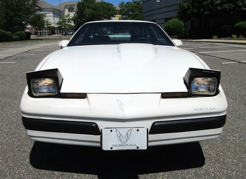 1990 Pontiac Firebird Formula 3rd Gen - Image 15 of 31
