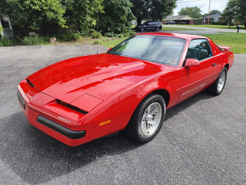 1990 Pontiac Firebird 3rd Gen - Image 6 of 31