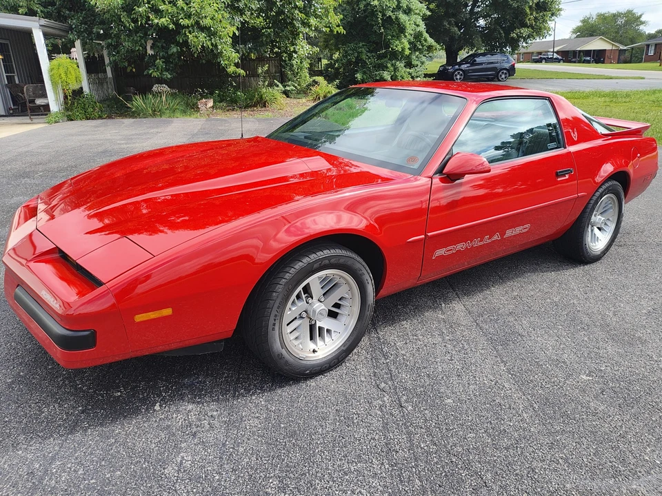 1990 Pontiac Firebird 3rd Gen - Image 7 of 31