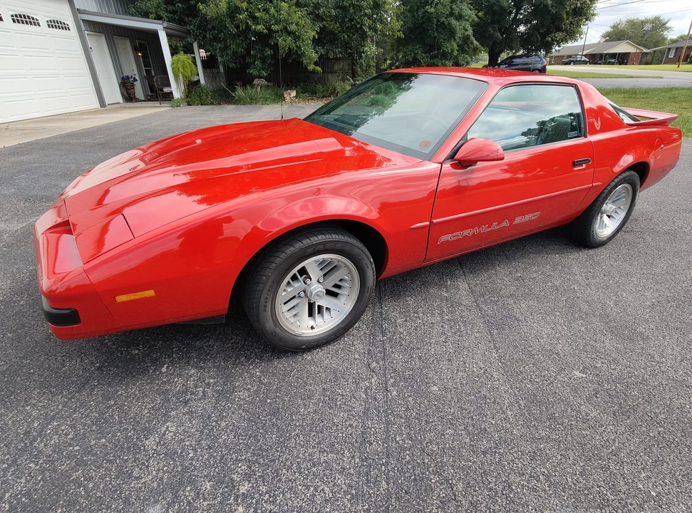1990 Pontiac Firebird 3rd Gen - Image 8 of 31