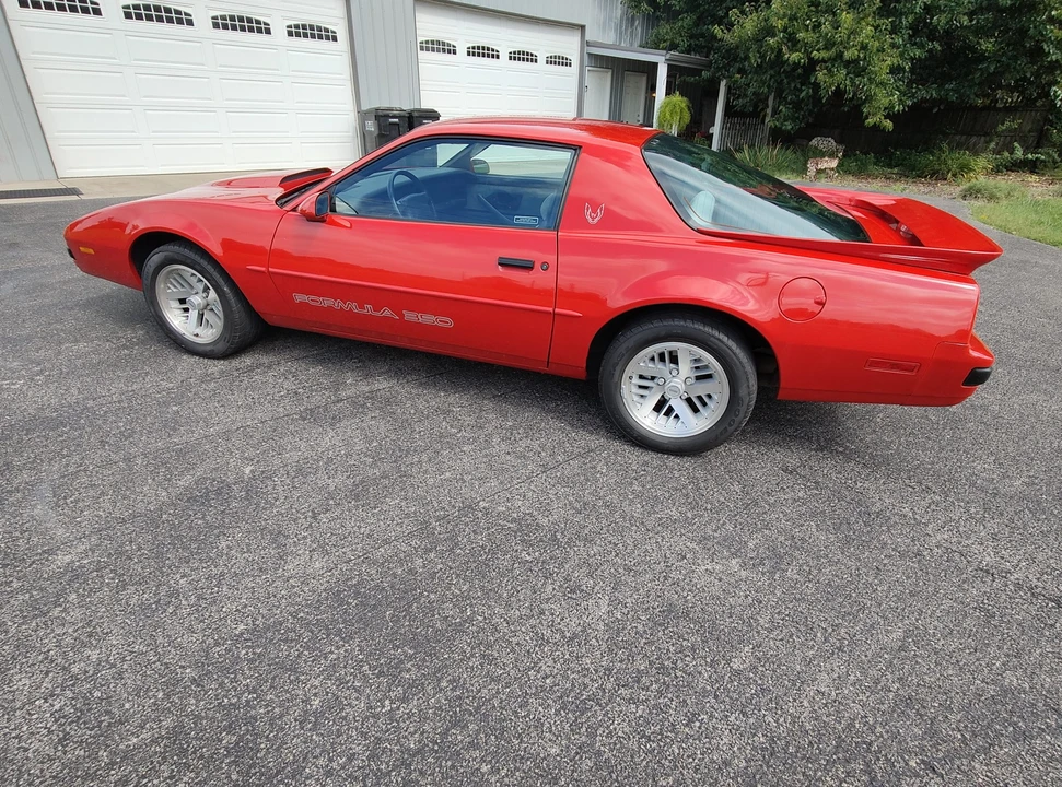 1990 Pontiac Firebird 3rd Gen - Image 12 of 31