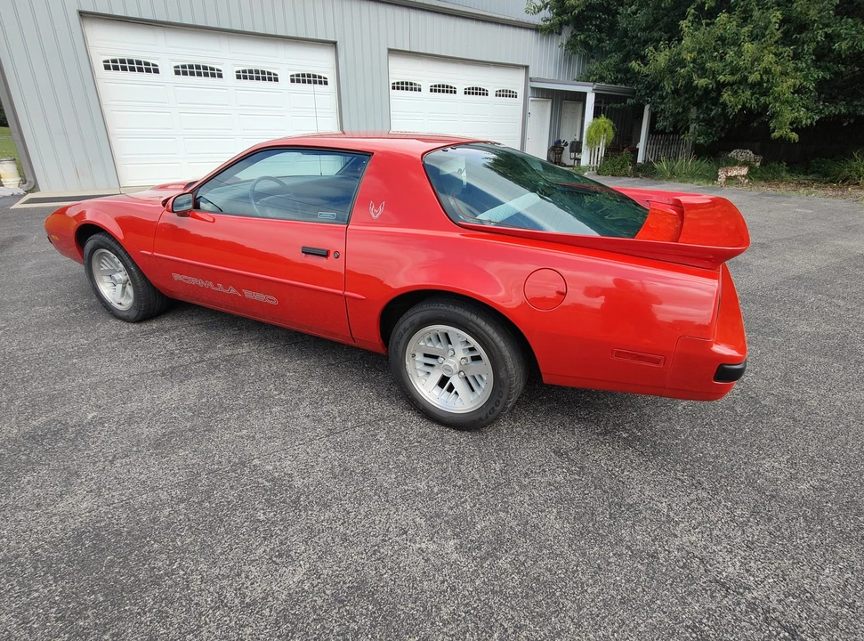 1990 Pontiac Firebird 3rd Gen - Image 13 of 31