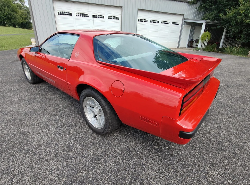 1990 Pontiac Firebird 3rd Gen - Image 14 of 31