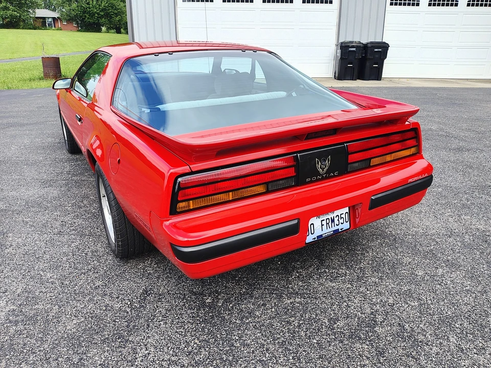 1990 Pontiac Firebird 3rd Gen - Image 15 of 31