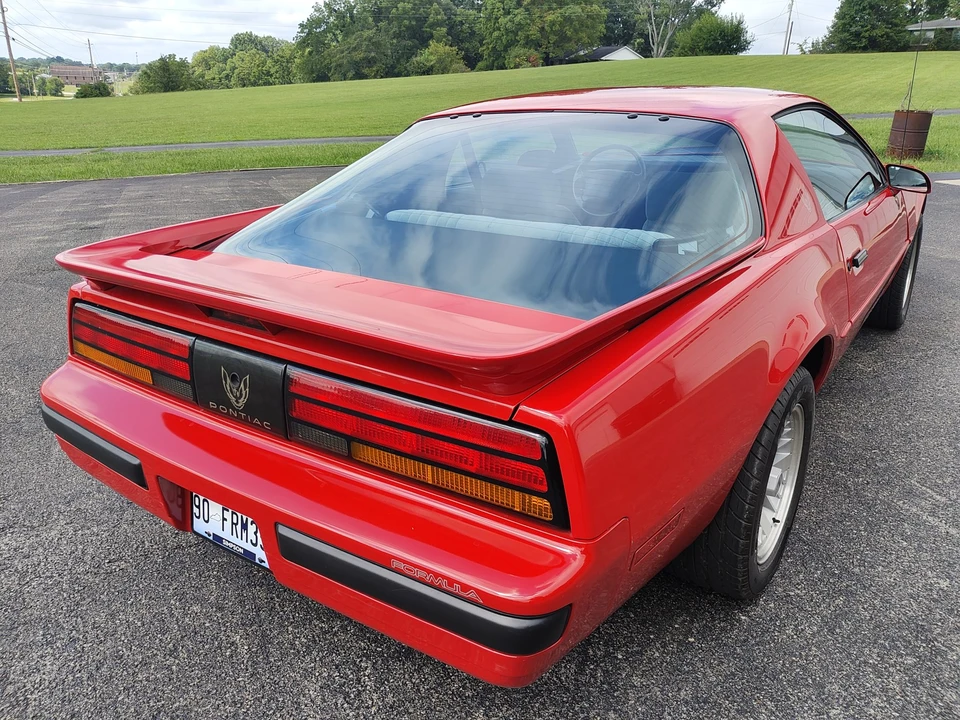 1990 Pontiac Firebird 3rd Gen - Image 18 of 31