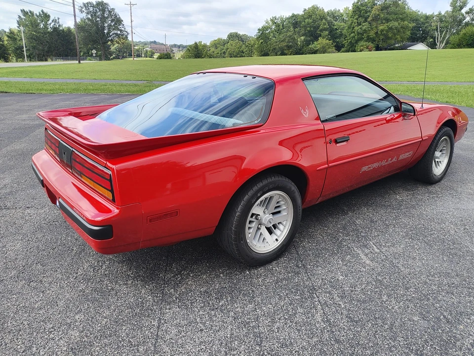 1990 Pontiac Firebird 3rd Gen - Image 19 of 31