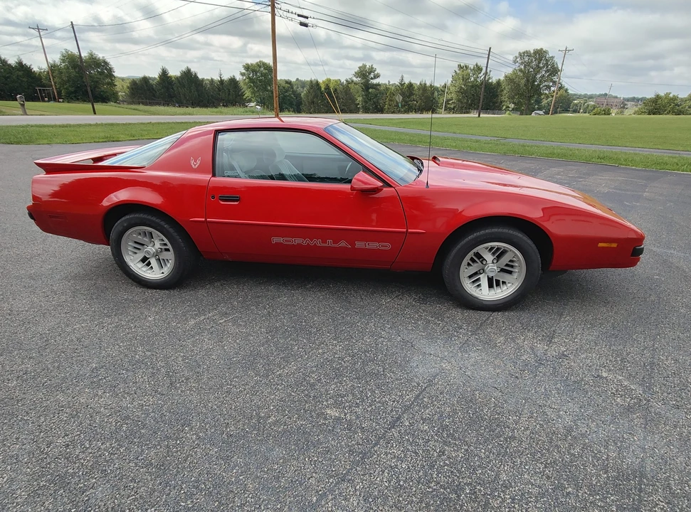 1990 Pontiac Firebird 3rd Gen - Image 22 of 31