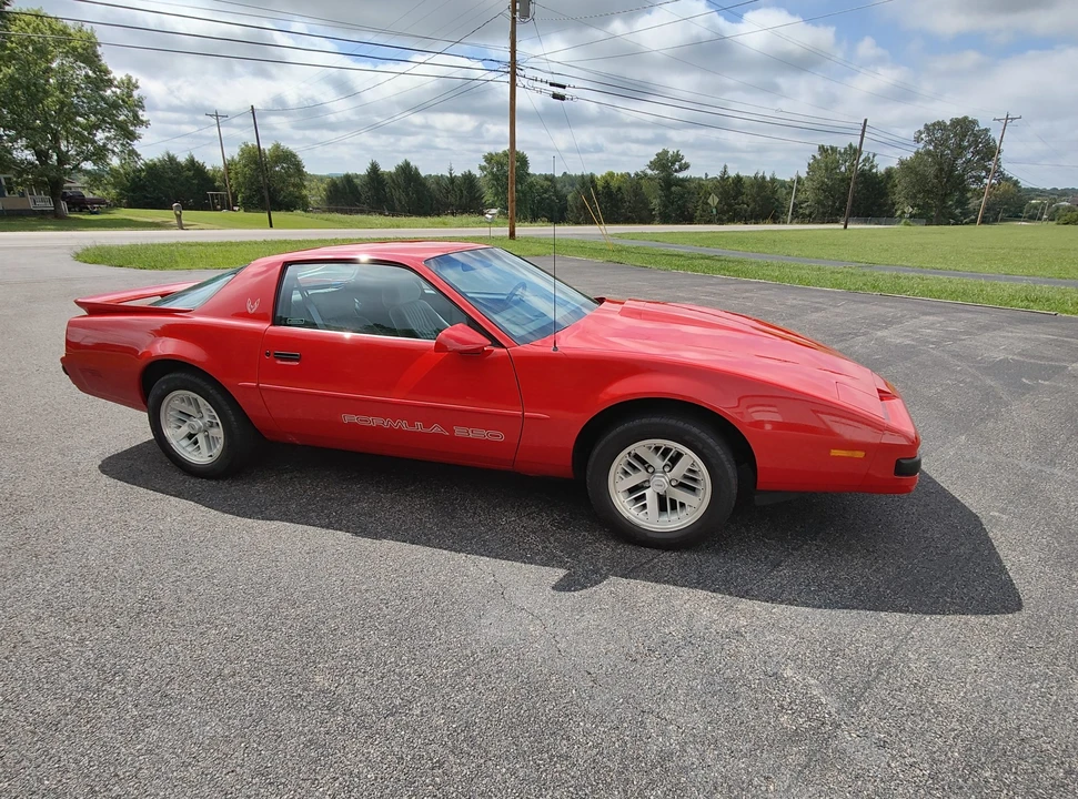 1990 Pontiac Firebird 3rd Gen - Image 24 of 31