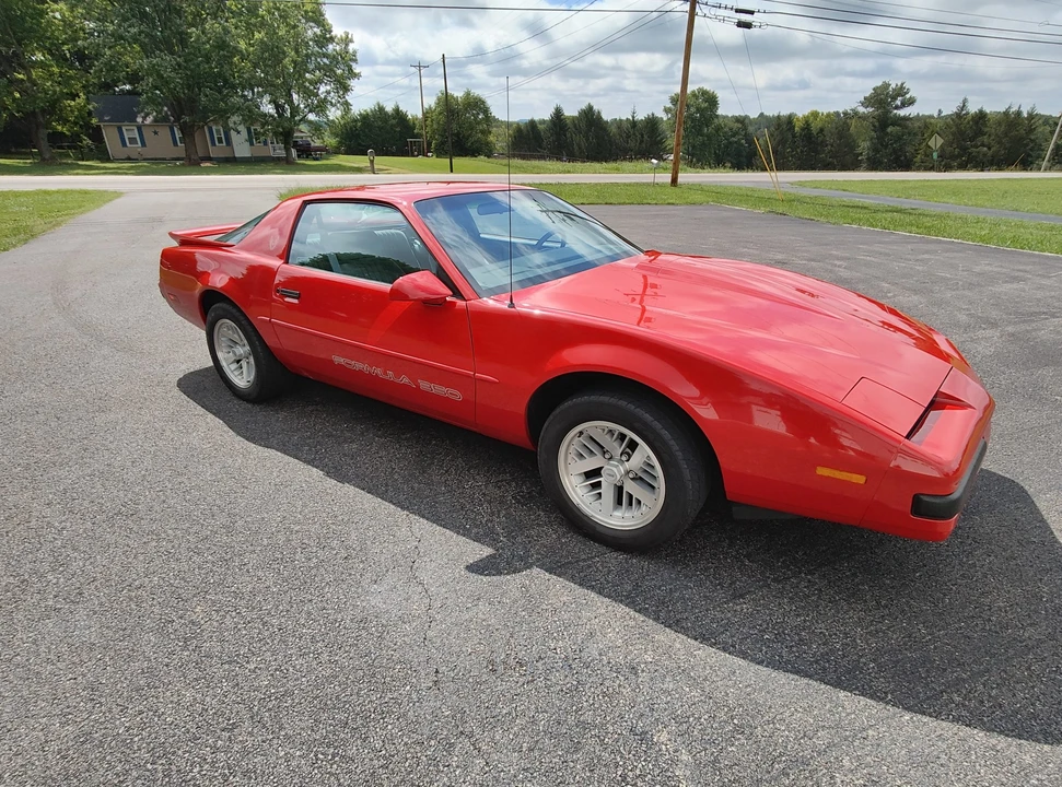 1990 Pontiac Firebird 3rd Gen - Image 25 of 31