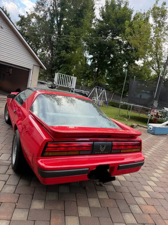 1990 Pontiac Firebird Formula 3rd Gen - Image 17 of 17