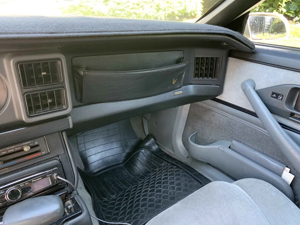 1990 Pontiac Firebird Formula 3rd Gen - Image 11 of 20