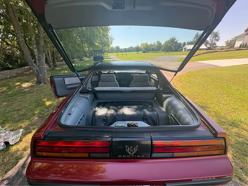 1990 Pontiac Firebird Formula 3rd Gen - Image 15 of 20