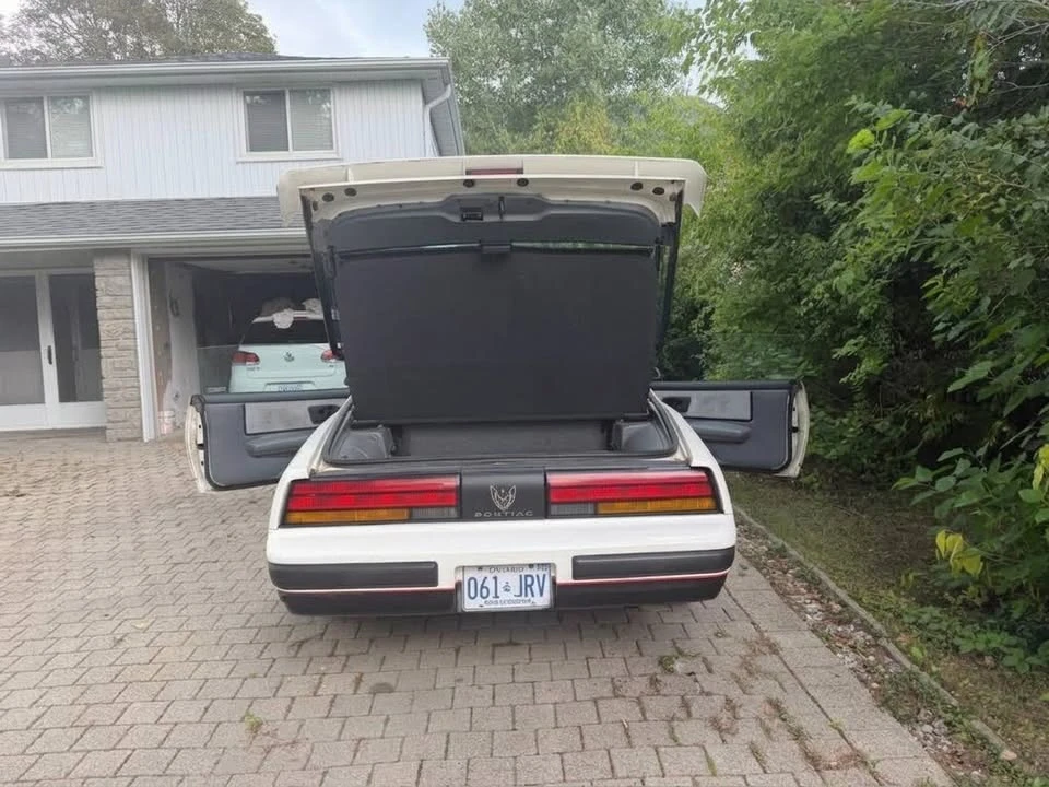 1990 Pontiac Firebird 3rd Gen - Image 11 of 12