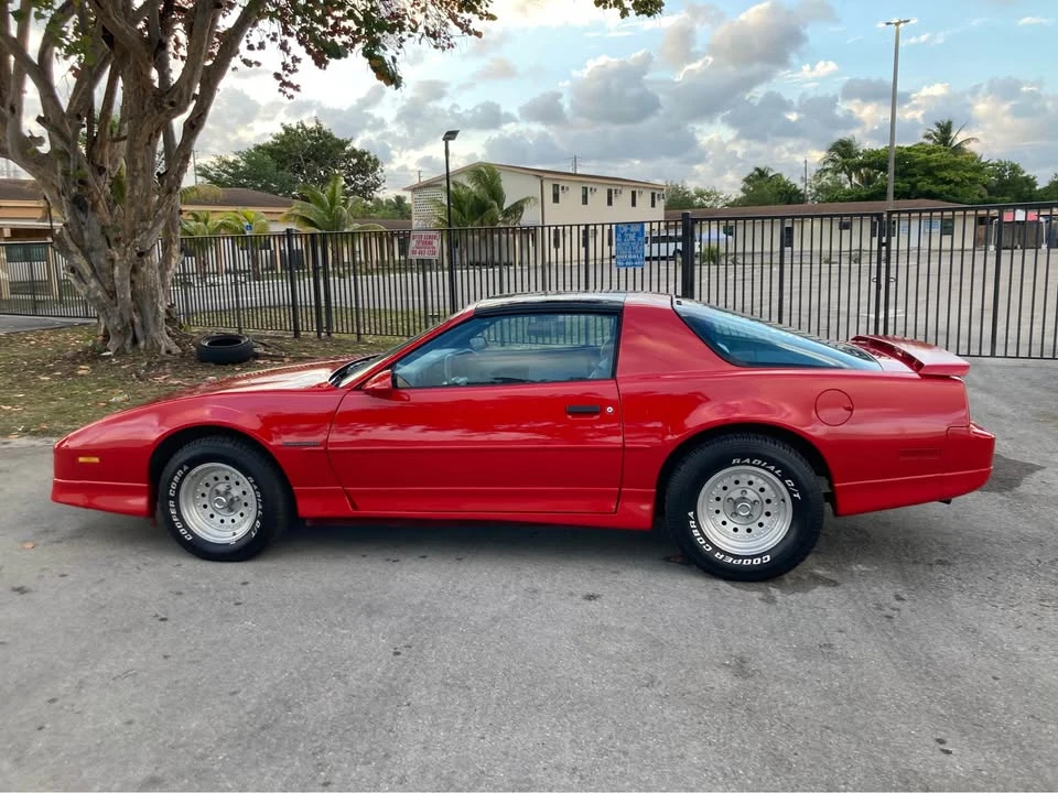 1990 Pontiac Firebird 3rd Gen - Image 6 of 17