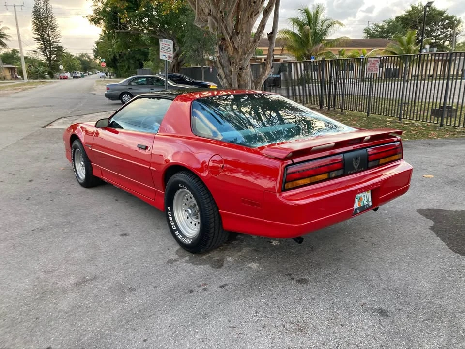 1990 Pontiac Firebird 3rd Gen - Image 7 of 17