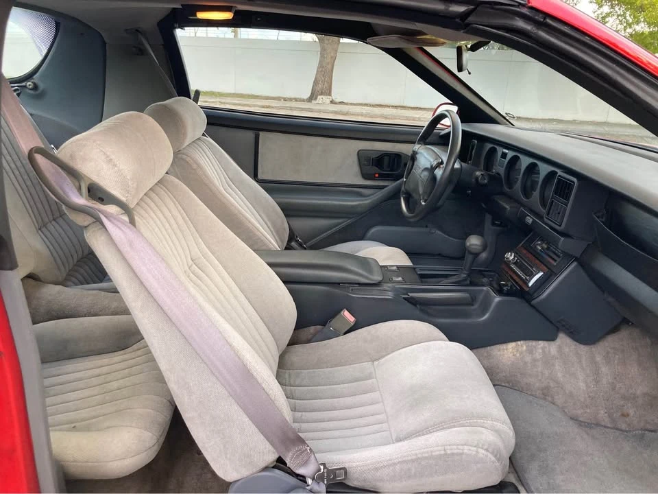 1990 Pontiac Firebird 3rd Gen - Image 13 of 17