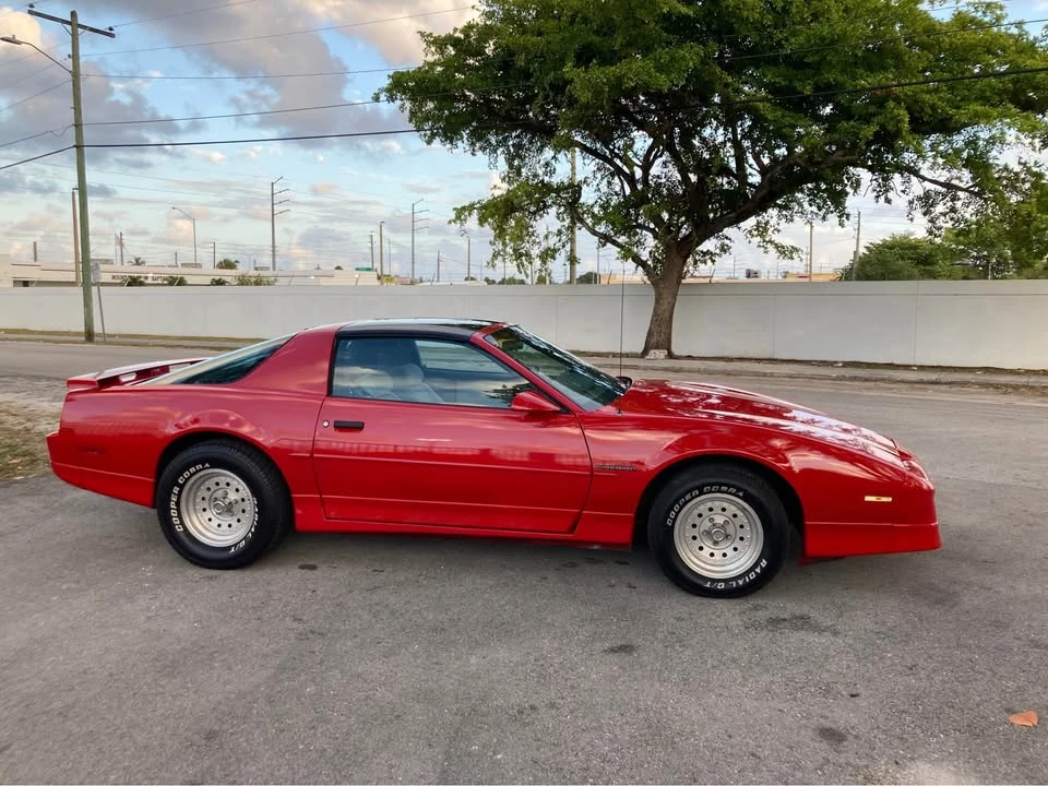 1990 Pontiac Firebird 3rd Gen - Image 9 of 17