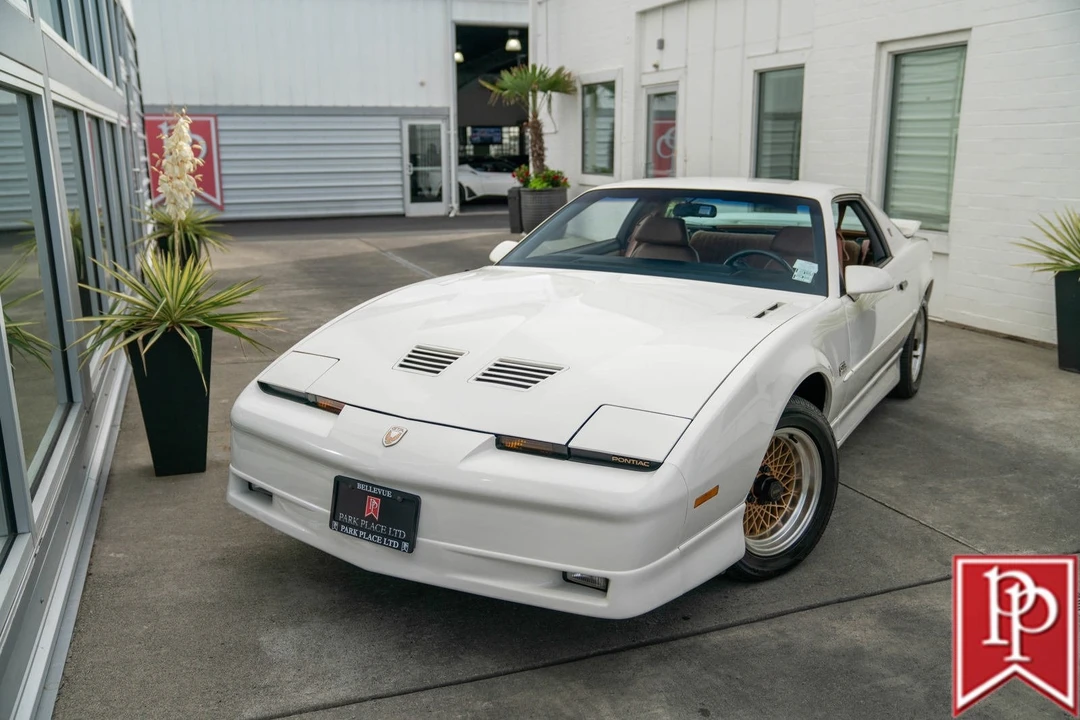 1990 Pontiac Firebird Trans Am 3rd Gen - Image 2 of 21