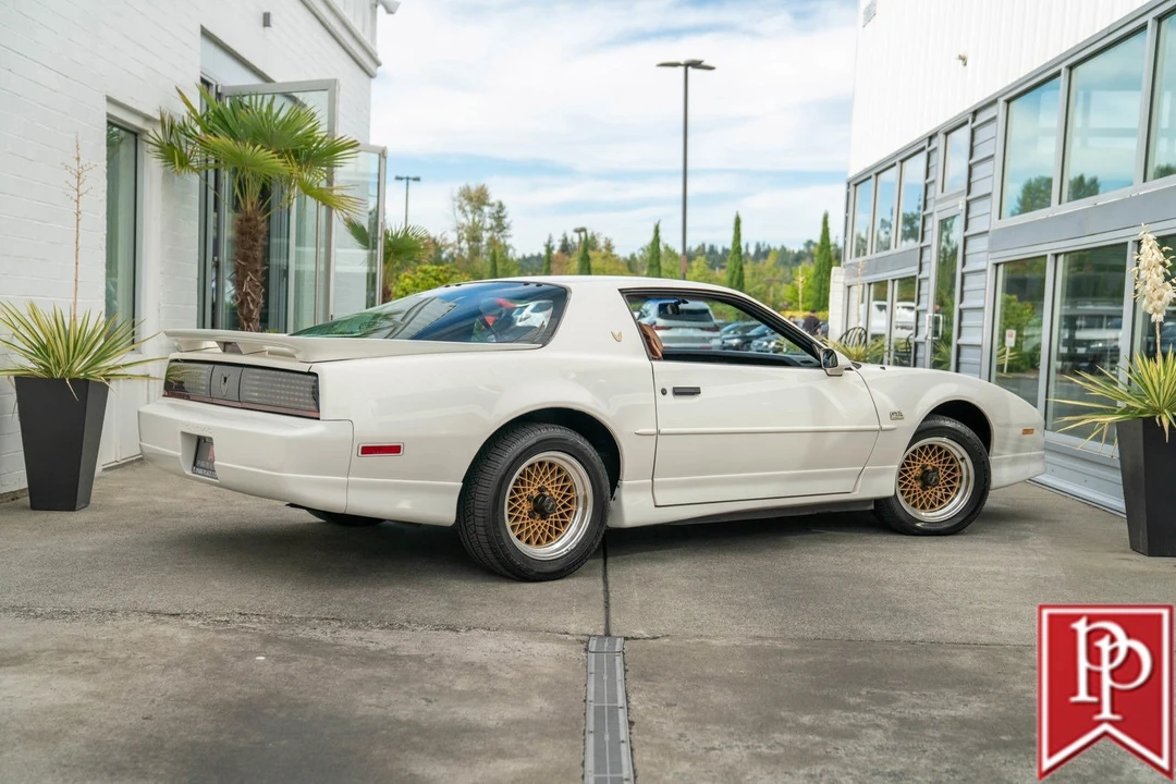 1990 Pontiac Firebird Trans Am 3rd Gen - Image 8 of 21