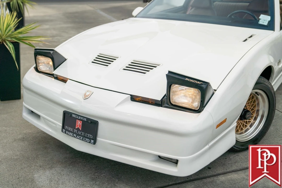 1990 Pontiac Firebird Trans Am 3rd Gen - Image 4 of 21