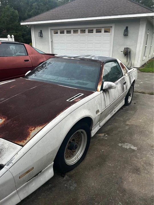 1990 Pontiac Firebird Trans Am 3rd Gen - Image 2 of 10