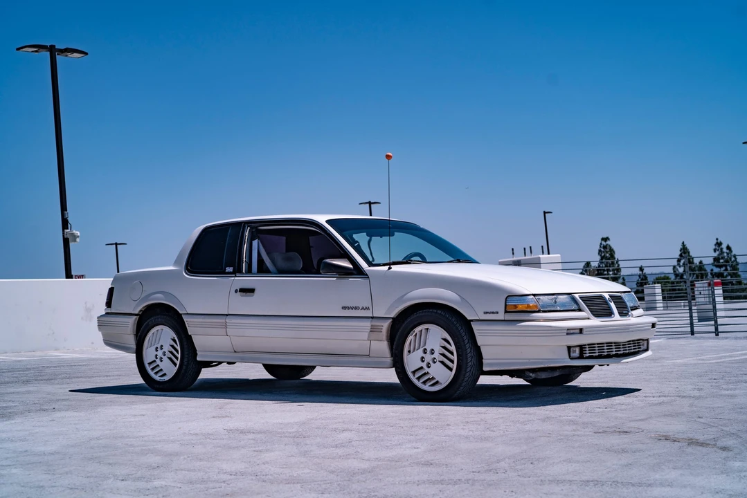 1990 Pontiac Grand Am - Image 9 of 31