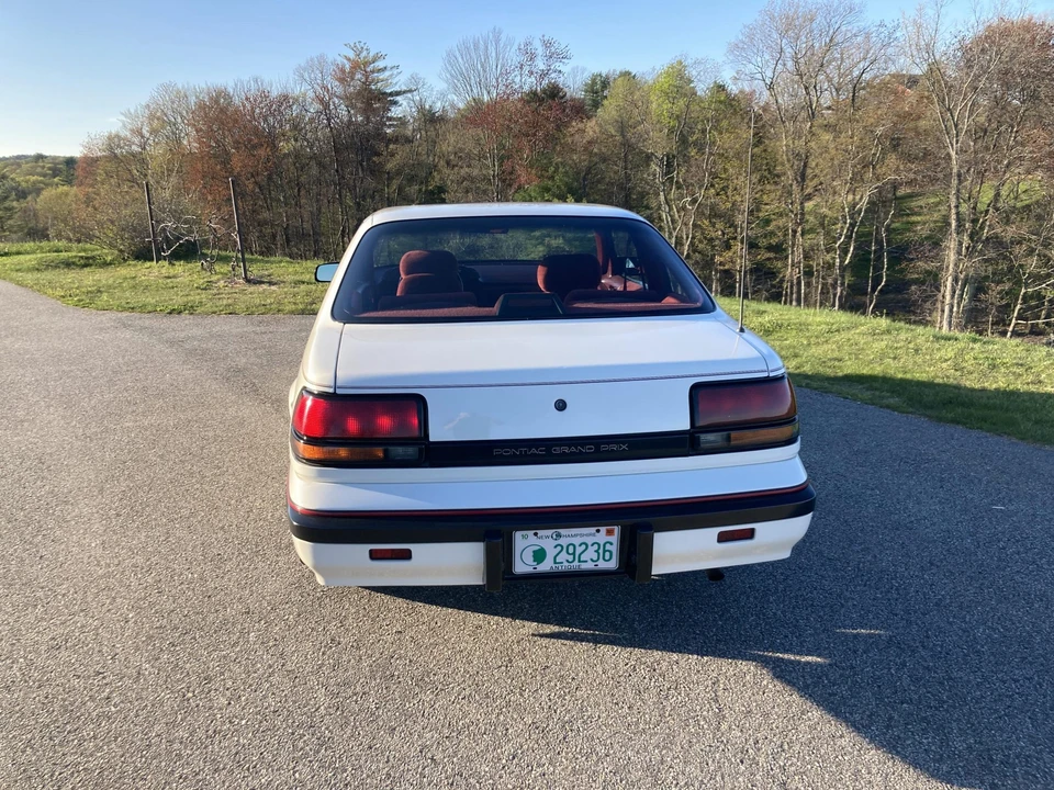 1990 Pontiac Grand Prix 3rd+ Gen - Image 17 of 31