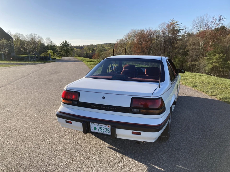 1990 Pontiac Grand Prix 3rd+ Gen - Image 22 of 31