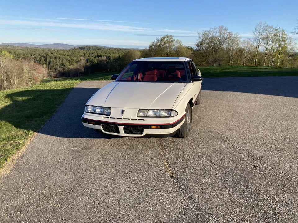 1990 Pontiac Grand Prix 3rd+ Gen - Image 2 of 31