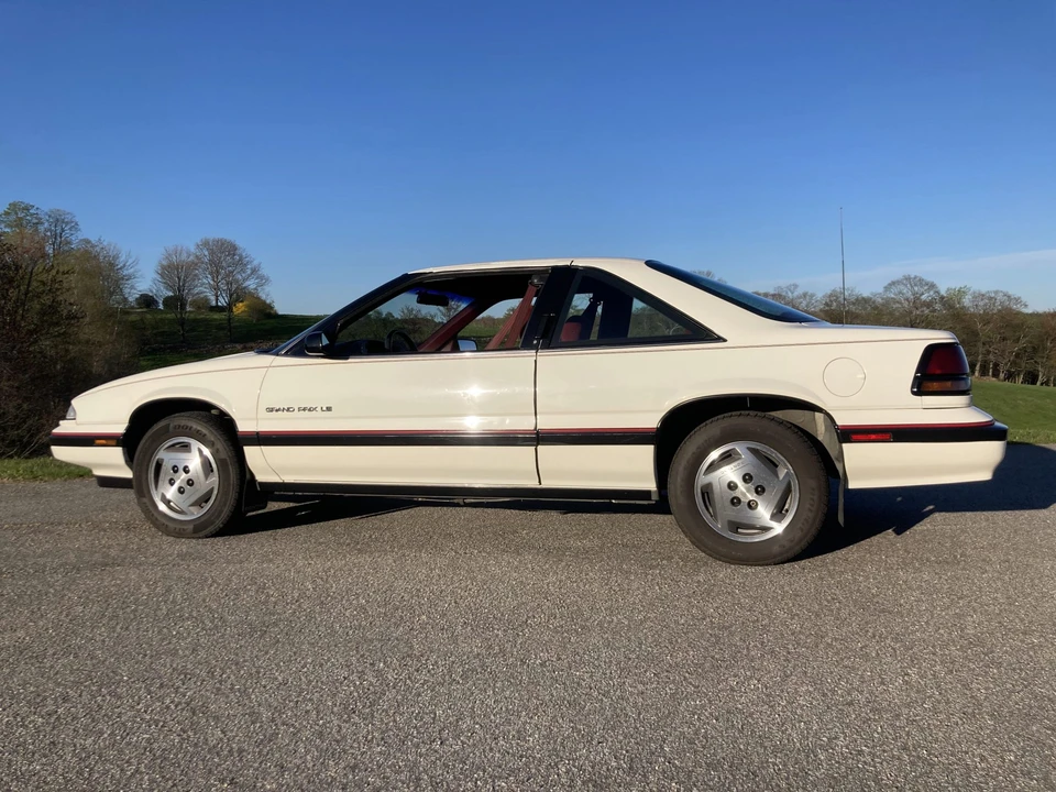 1990 Pontiac Grand Prix 3rd+ Gen - Image 9 of 31