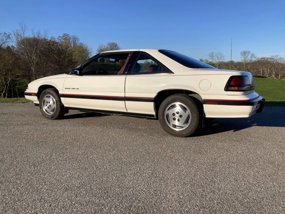 1990 Pontiac Grand Prix 3rd+ Gen - Image 12 of 31