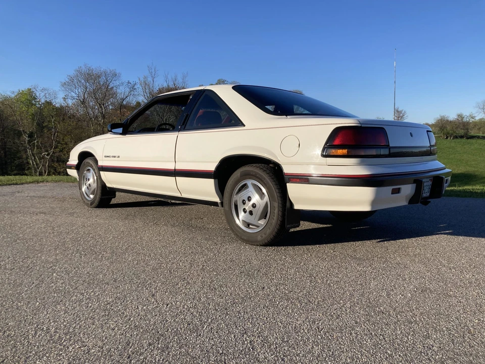1990 Pontiac Grand Prix 3rd+ Gen - Image 14 of 31