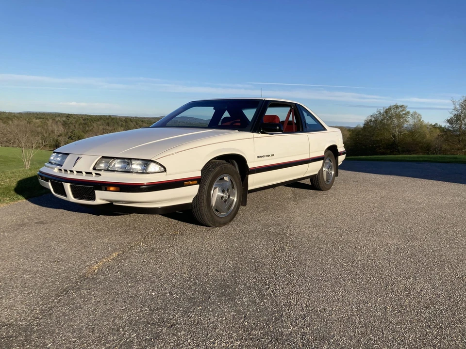 1990 Pontiac Grand Prix 3rd+ Gen - Image 7 of 31