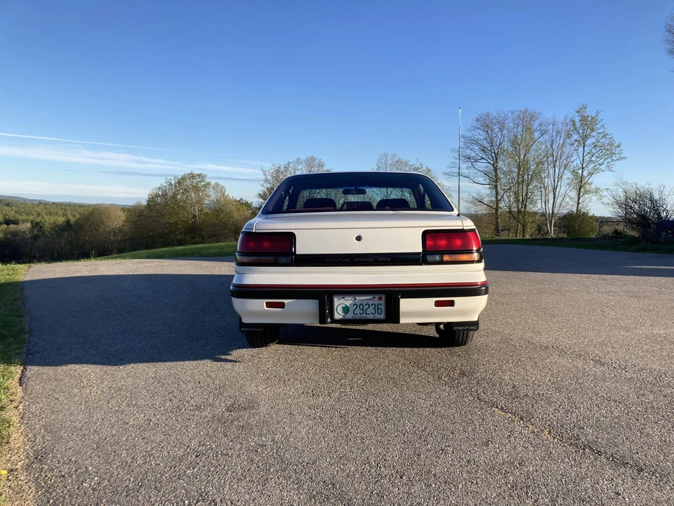 1990 Pontiac Grand Prix 3rd+ Gen - Image 20 of 31