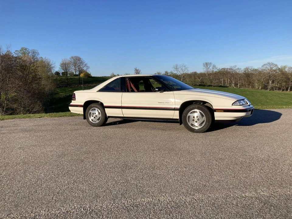 1990 Pontiac Grand Prix 3rd+ Gen - Image 29 of 31