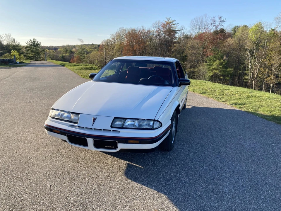 1990 Pontiac Grand Prix 3rd+ Gen - Image 3 of 31