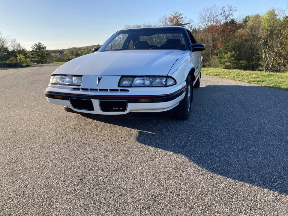 1990 Pontiac Grand Prix 3rd+ Gen - Image 4 of 31