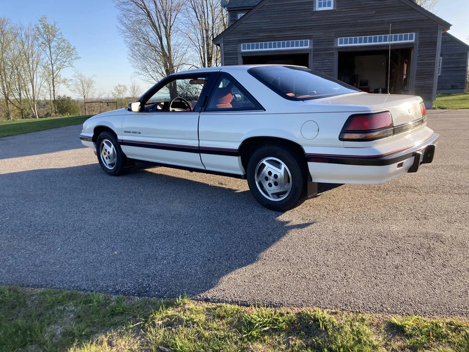1990 Pontiac Grand Prix 3rd+ Gen - Image 13 of 31