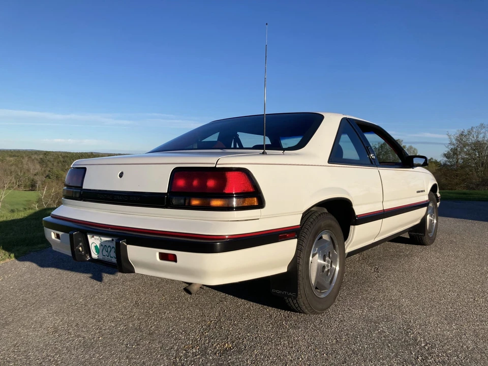 1990 Pontiac Grand Prix 3rd+ Gen - Image 24 of 31