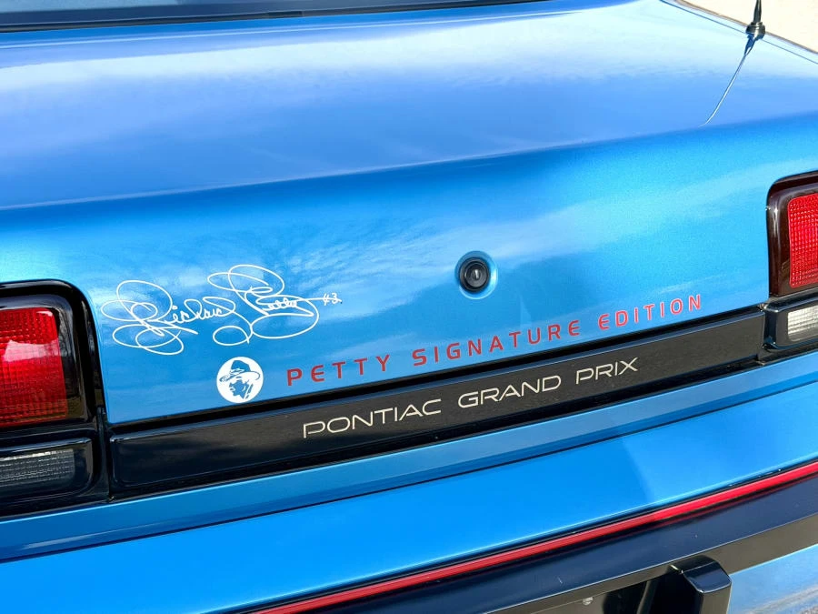 1990 Pontiac Grand Prix 3rd+ Gen - Image 27 of 31