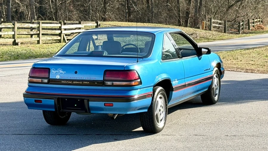 1990 Pontiac Grand Prix 3rd+ Gen - Image 3 of 31