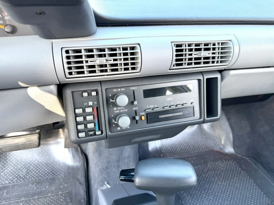 1990 Pontiac Grand Prix 3rd+ Gen - Image 18 of 31
