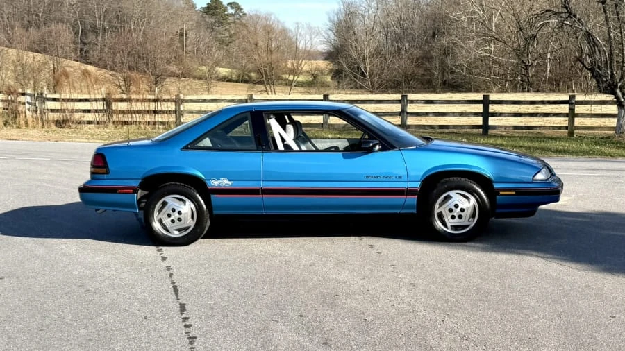 1990 Pontiac Grand Prix 3rd+ Gen - Image 10 of 31