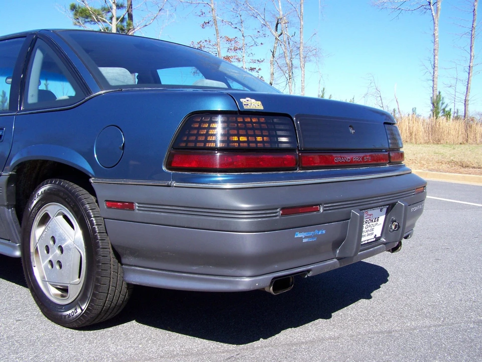 1990 Pontiac Grand Prix 3rd+ Gen - Image 27 of 31