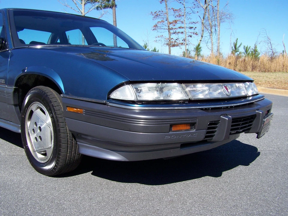 1990 Pontiac Grand Prix 3rd+ Gen - Image 16 of 31