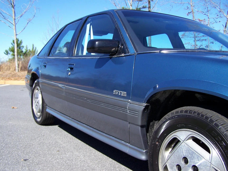 1990 Pontiac Grand Prix 3rd+ Gen - Image 19 of 31