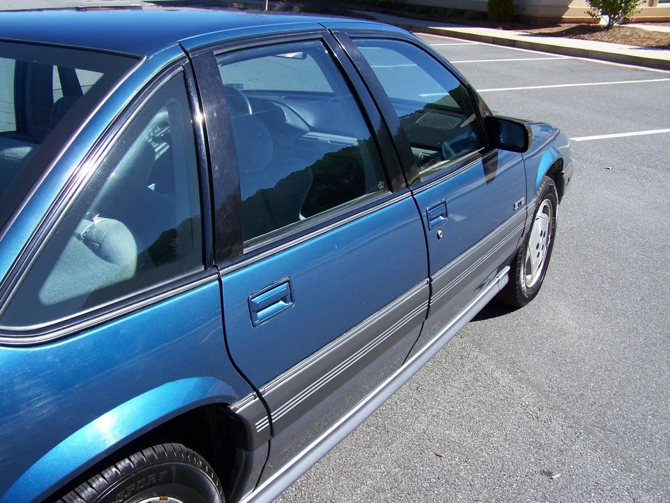 1990 Pontiac Grand Prix 3rd+ Gen - Image 21 of 31