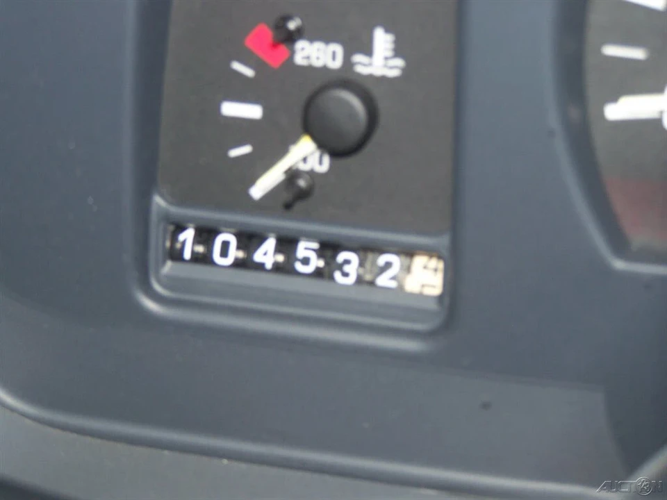 1990 Pontiac Sunbird - Image 10 of 21