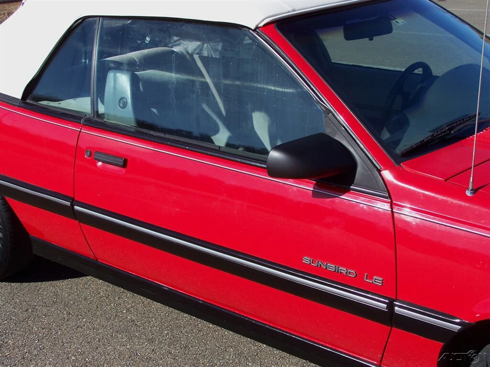 1990 Pontiac Sunbird - Image 21 of 21